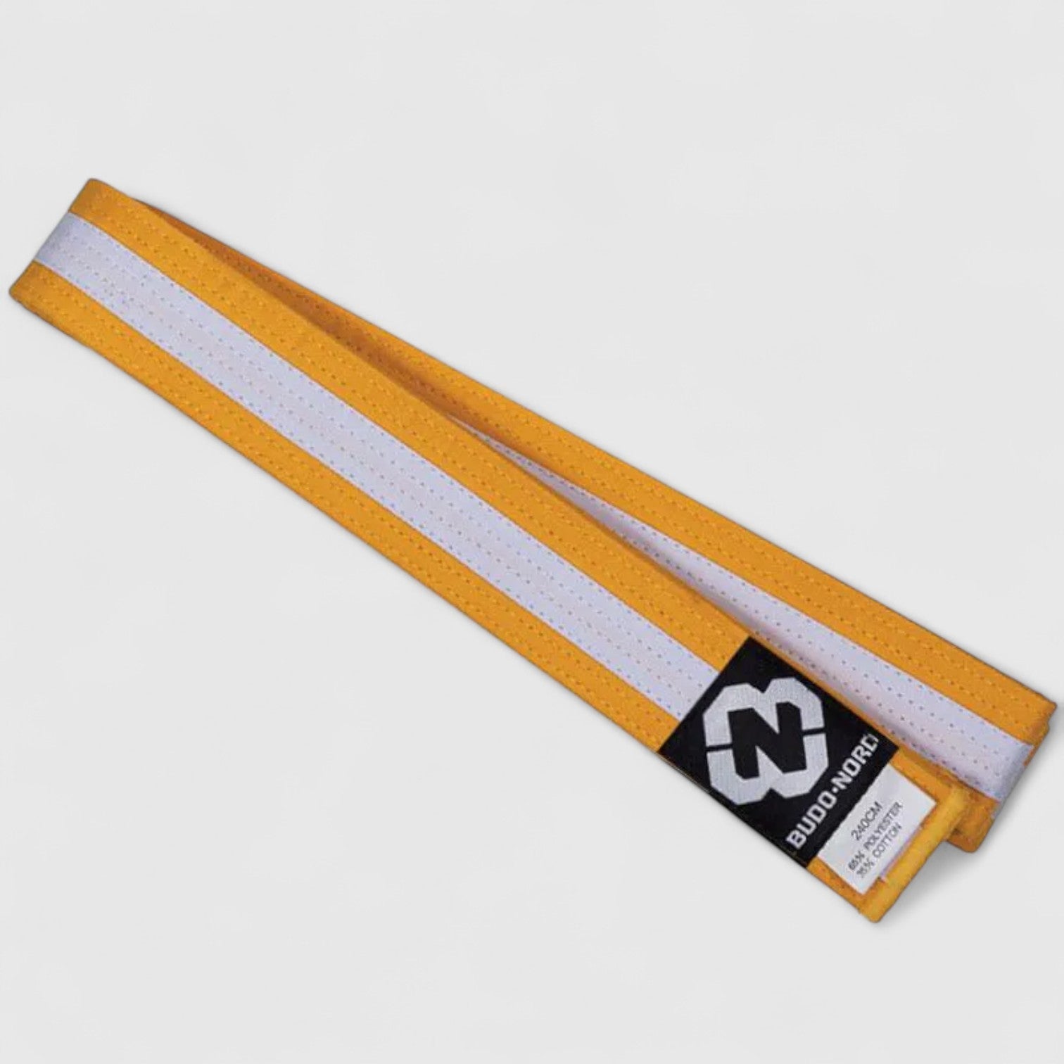 BUDO - NORD Belte med Stripe for kampsport og trening — klassisk kvalitet og holdbarhet - CombatStore.no
