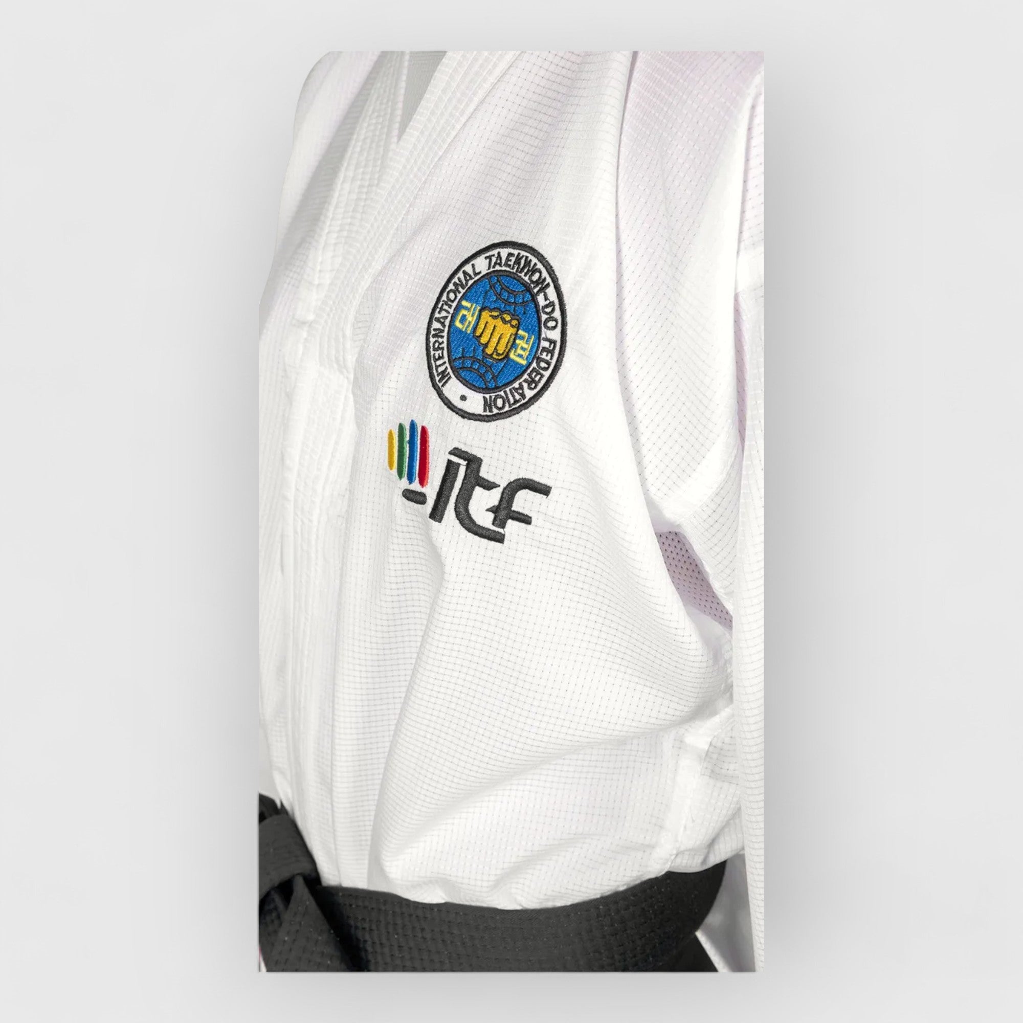 TOP TEN Elite Instructor Diamond ITF Taekwondodrakt 4 - 6 Dan - CombatStore.no