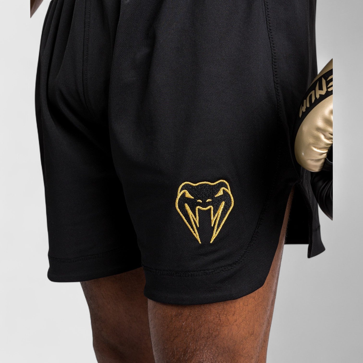 VENUM Classic bokseshort PRO Svart og Gull - CombatStore.no