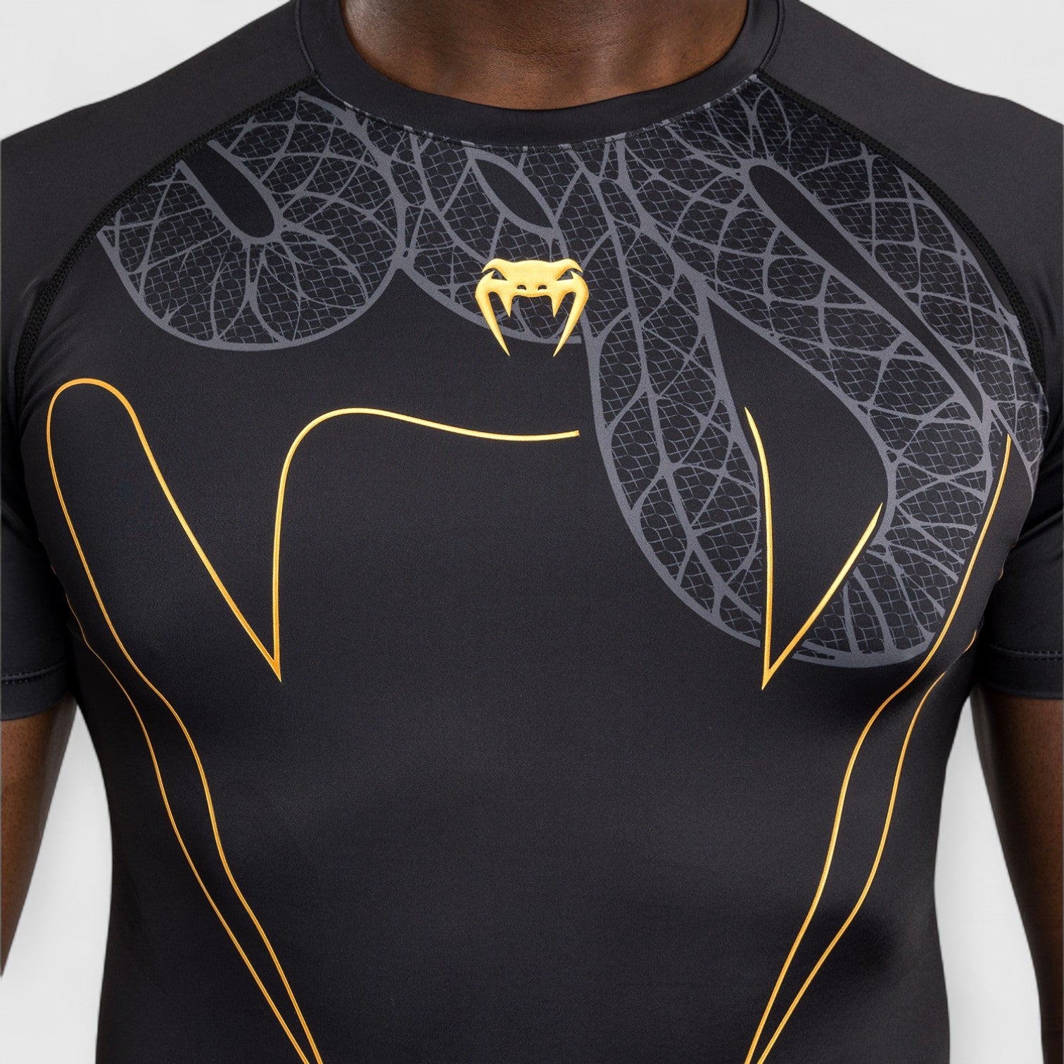 VENUM Serpenti Rashguard med lange ermer - CombatStore.no