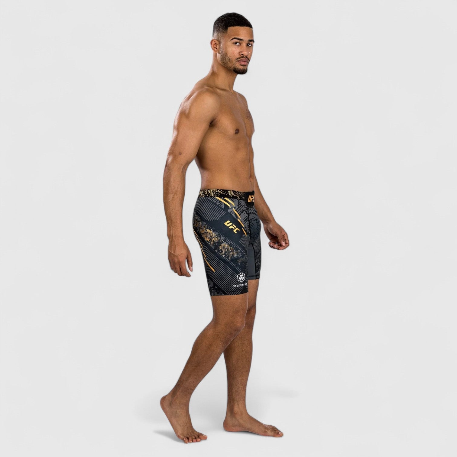VENUM UFC Adrenaline Vale tudo shorts Svart/Gull - CombatStore.no