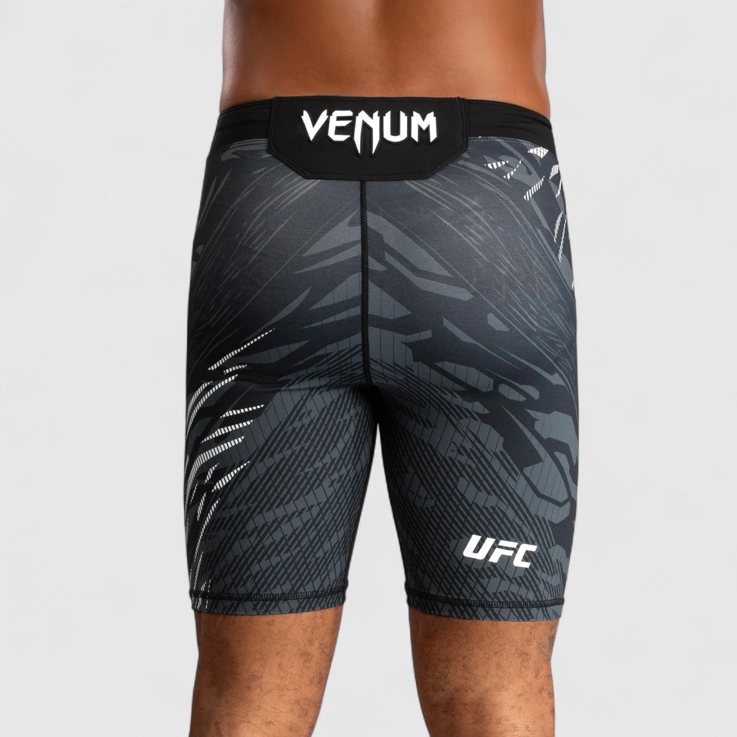 VENUM UFC Fusion Fight Night Vale Tudo Fight Shorts Svart - CombatStore.no