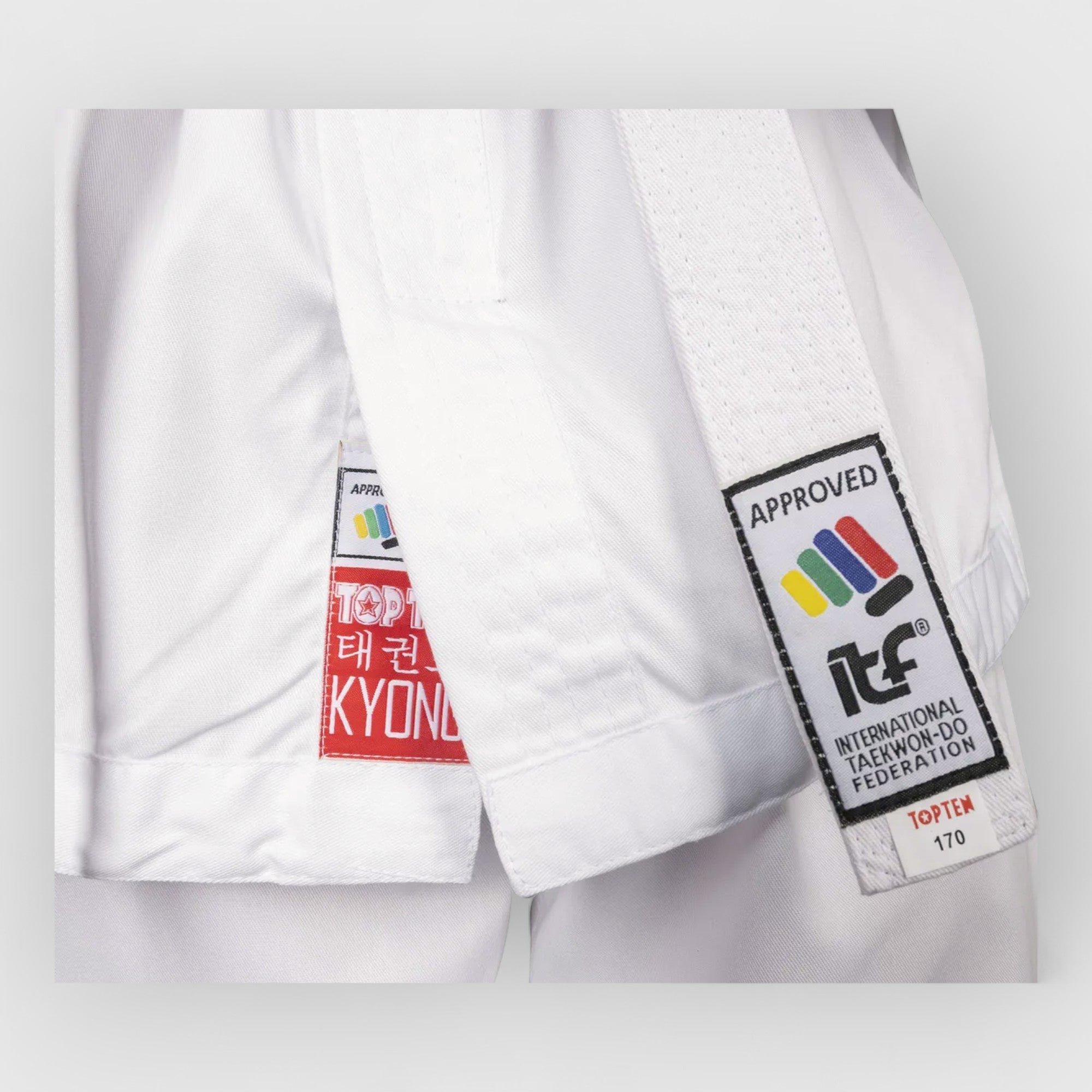 TOP TEN Elite Kyong ITF Nybegynnerdrakt for voksne (ITF godkjent - CombatStore.no