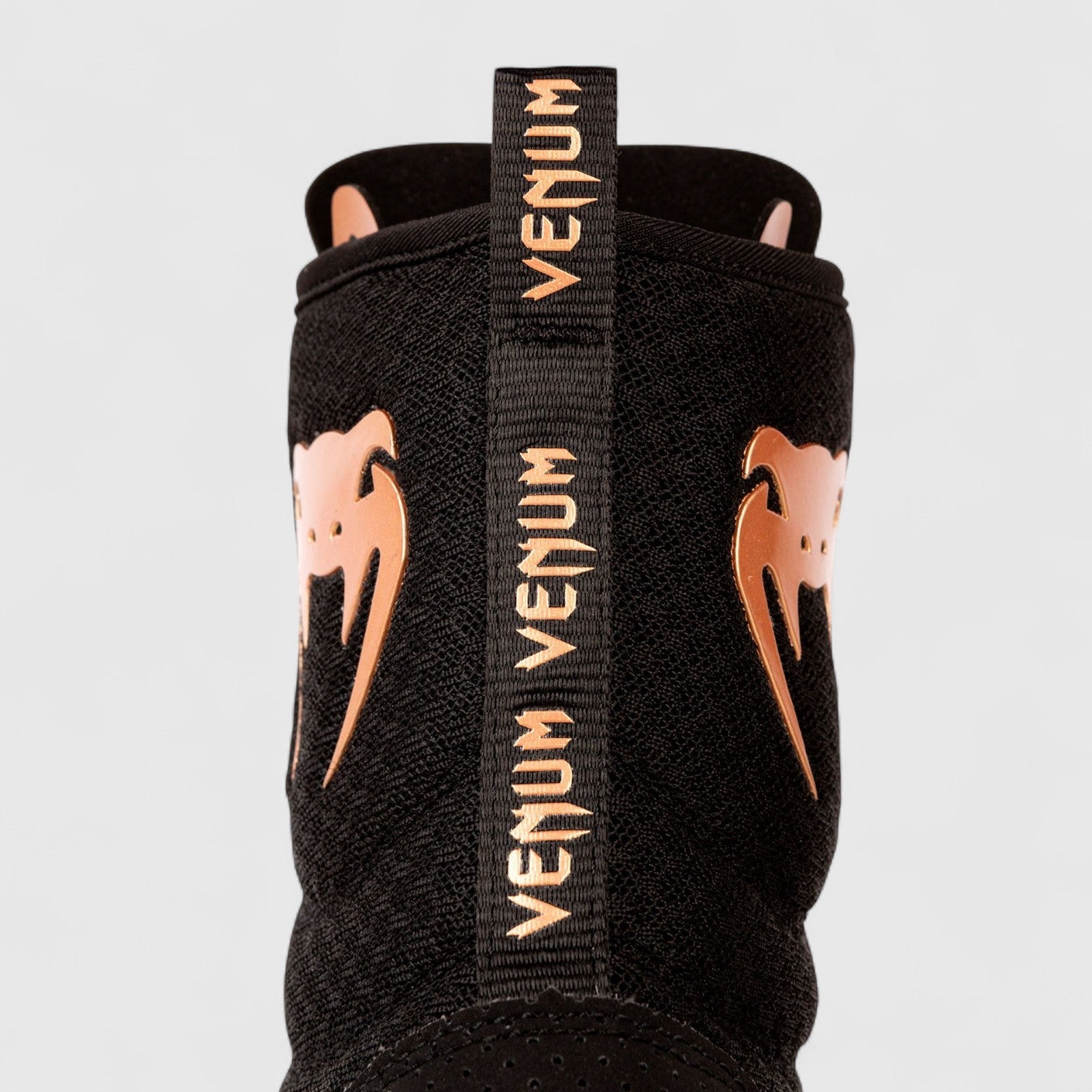 VENUM Elite Boksesko - Svart Bronze - CombatStore.no